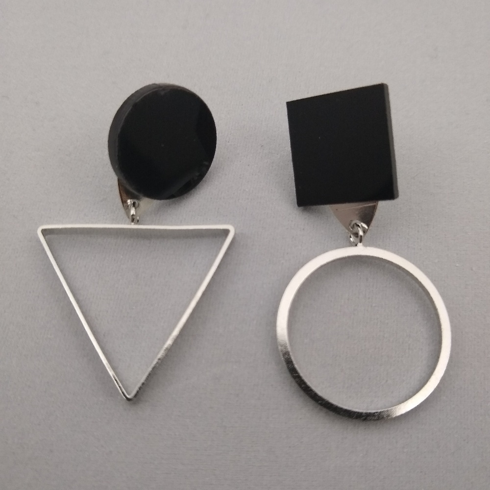 New Ivonne Destination Metal Geometric Earrings